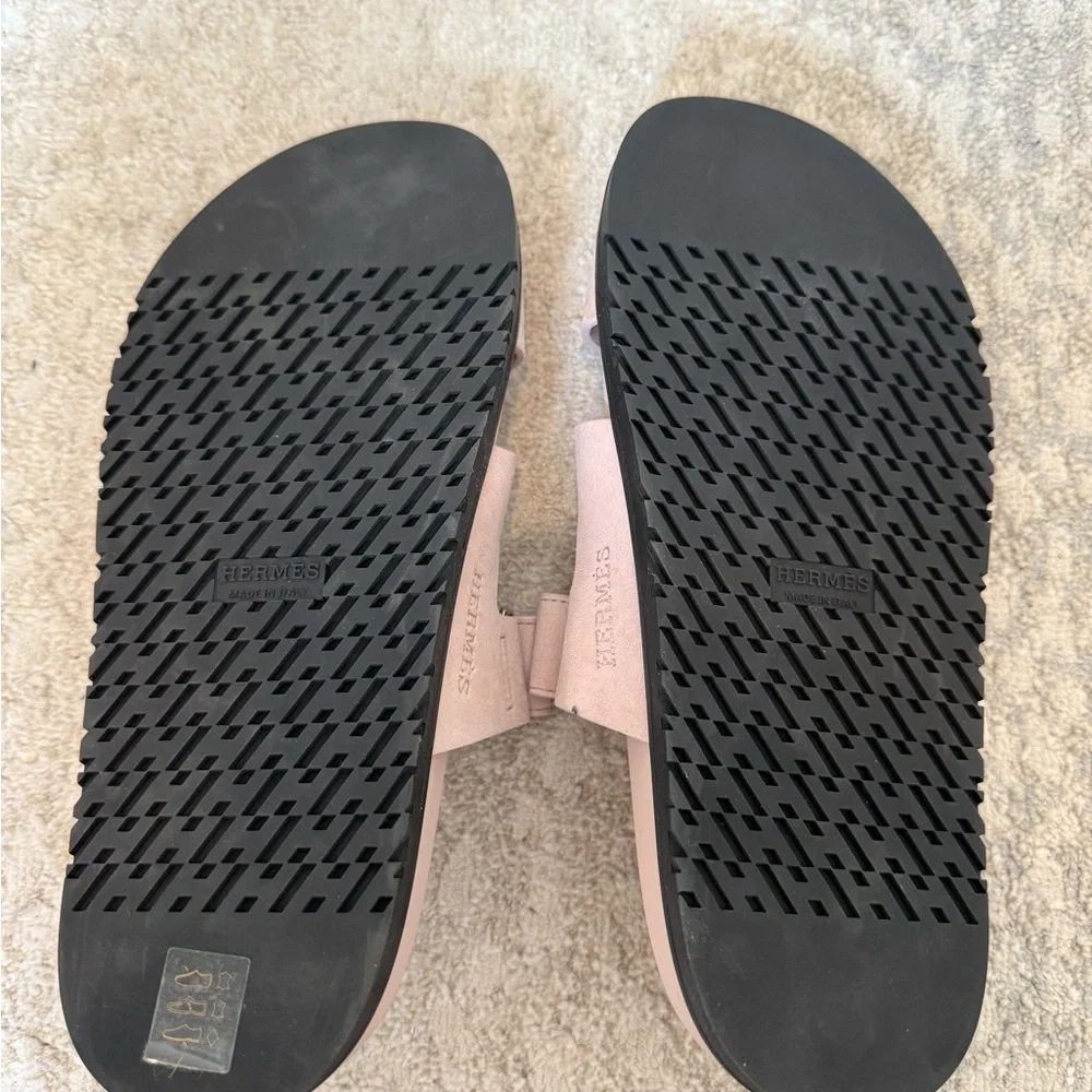 Hermès Chypre Sandal in Rose Porcelaine - NWT - size 38.5 - Picture 3 of 4